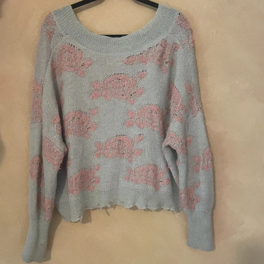 V-neck Sweater with Roses - Picture 2 of 2